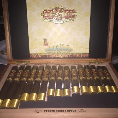 Ruben Studdard consumes Fuente Friday cigars